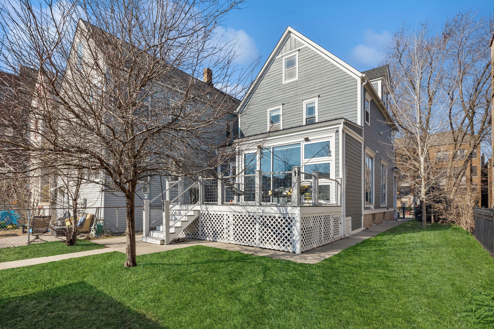 1729 W Rascher Avenue