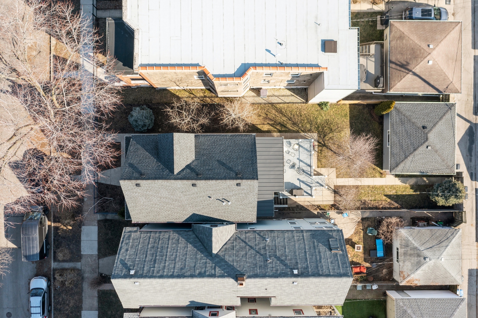 1729 W Rascher Avenue