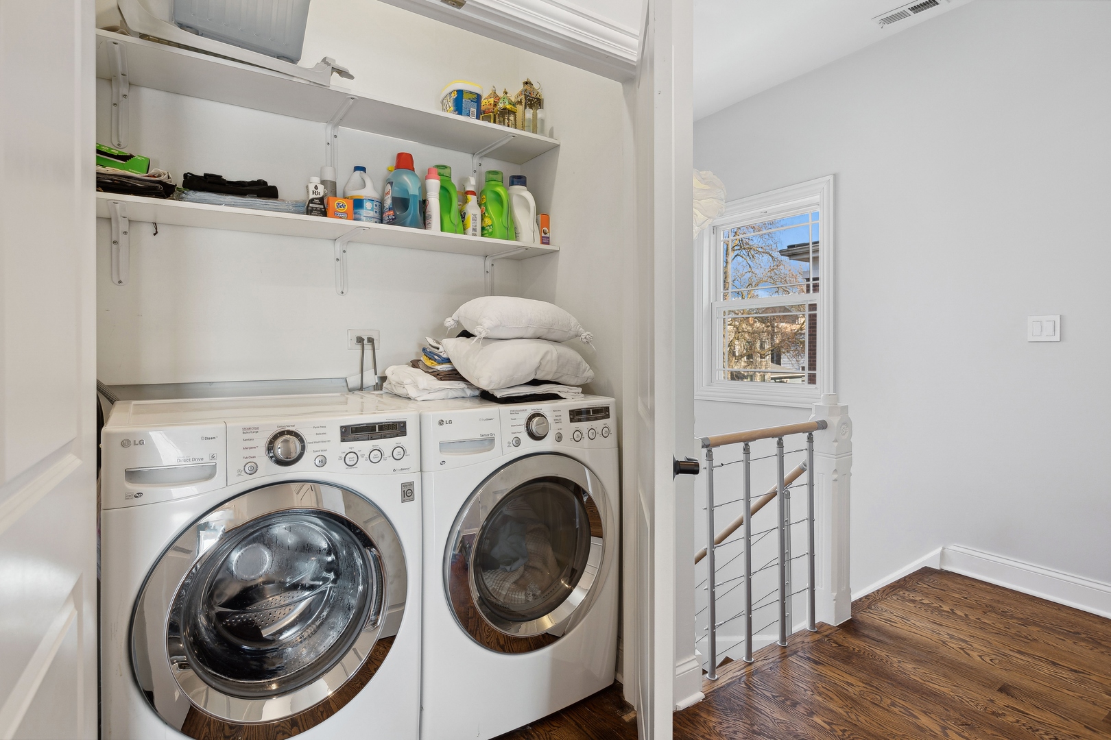 1729 W Rascher Avenue