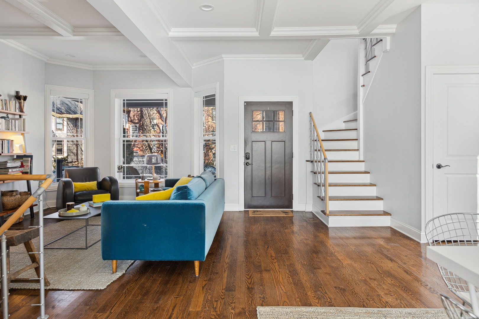 1729 W Rascher Avenue