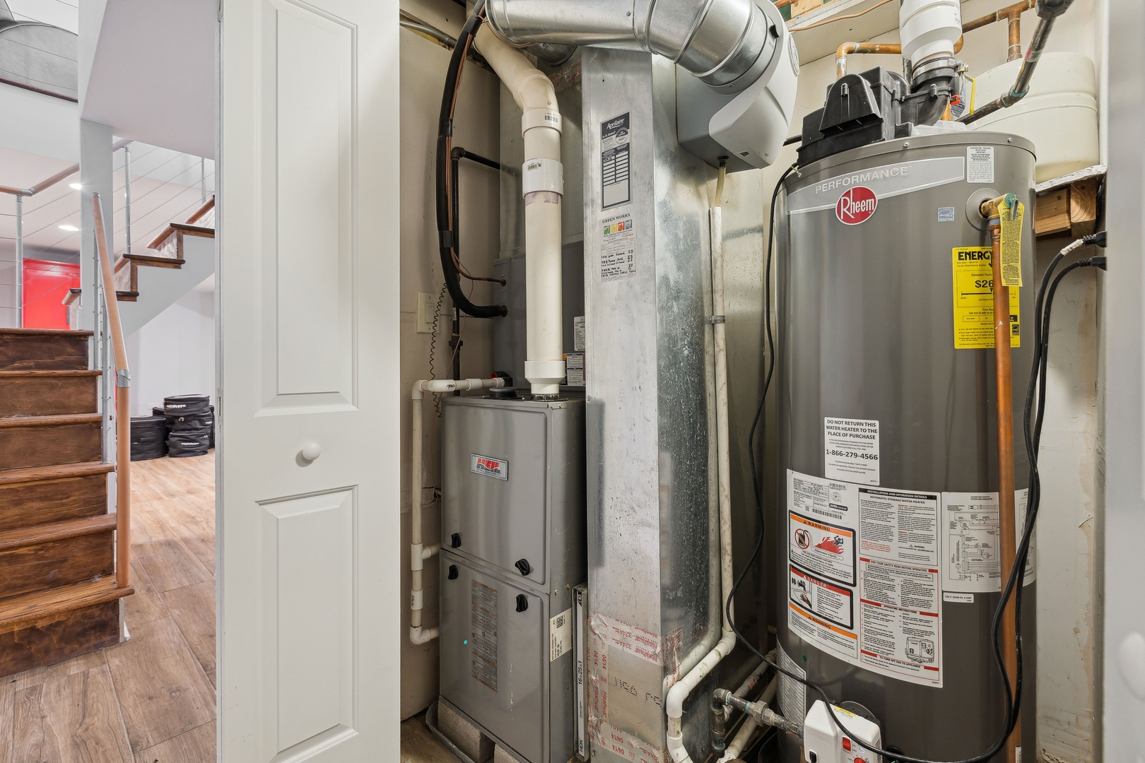 1729 W Rascher Avenue