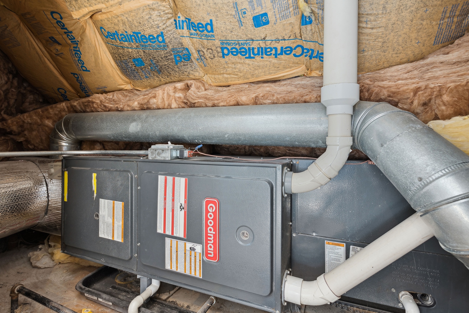 1729 W Rascher Avenue