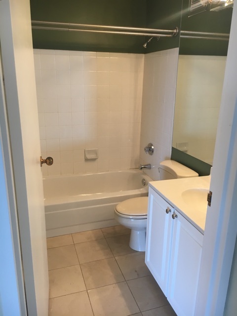 111 W Maple Street Unit: 2903