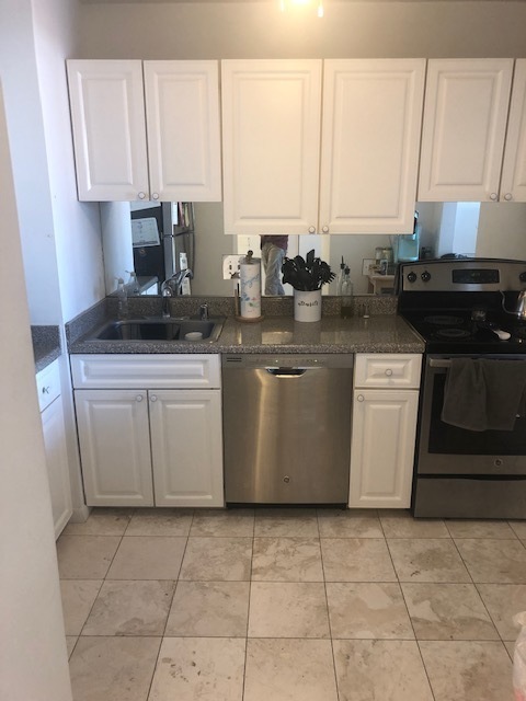 111 W Maple Street Unit: 2903