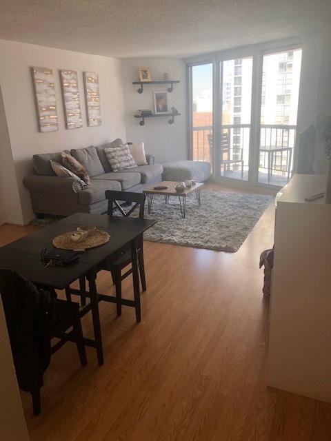 111 W Maple Street Unit: 2903