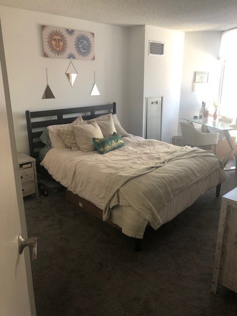 111 W Maple Street Unit: 2903