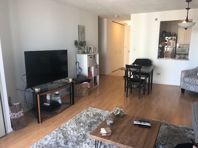 111 W Maple Street Unit: 2903