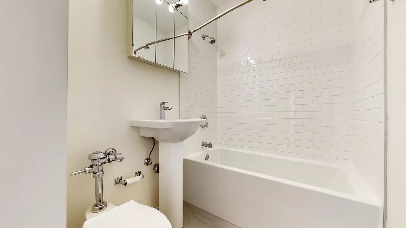 1555 N Dearborn Parkway Unit: 2A