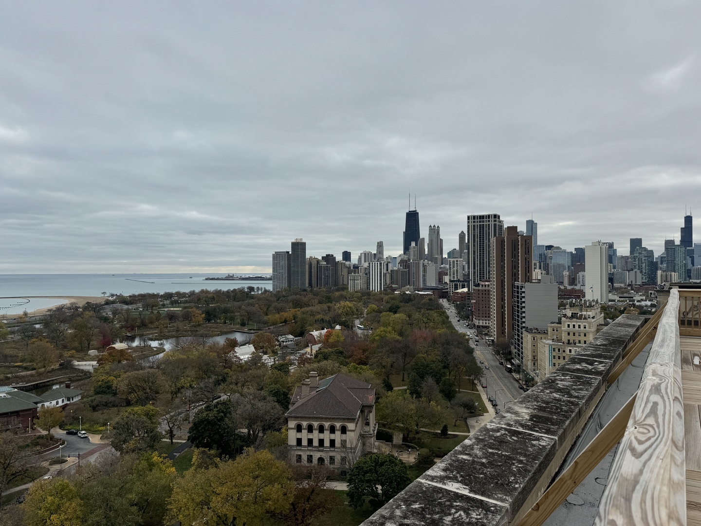 2000 N Lincoln Park West Unit: 815