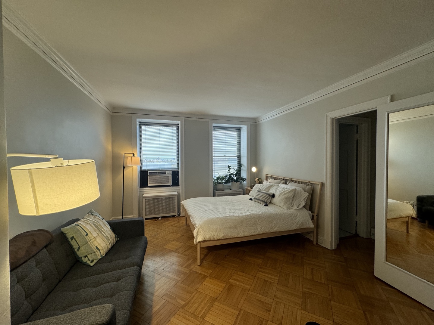 2000 N Lincoln Park West Unit: 815