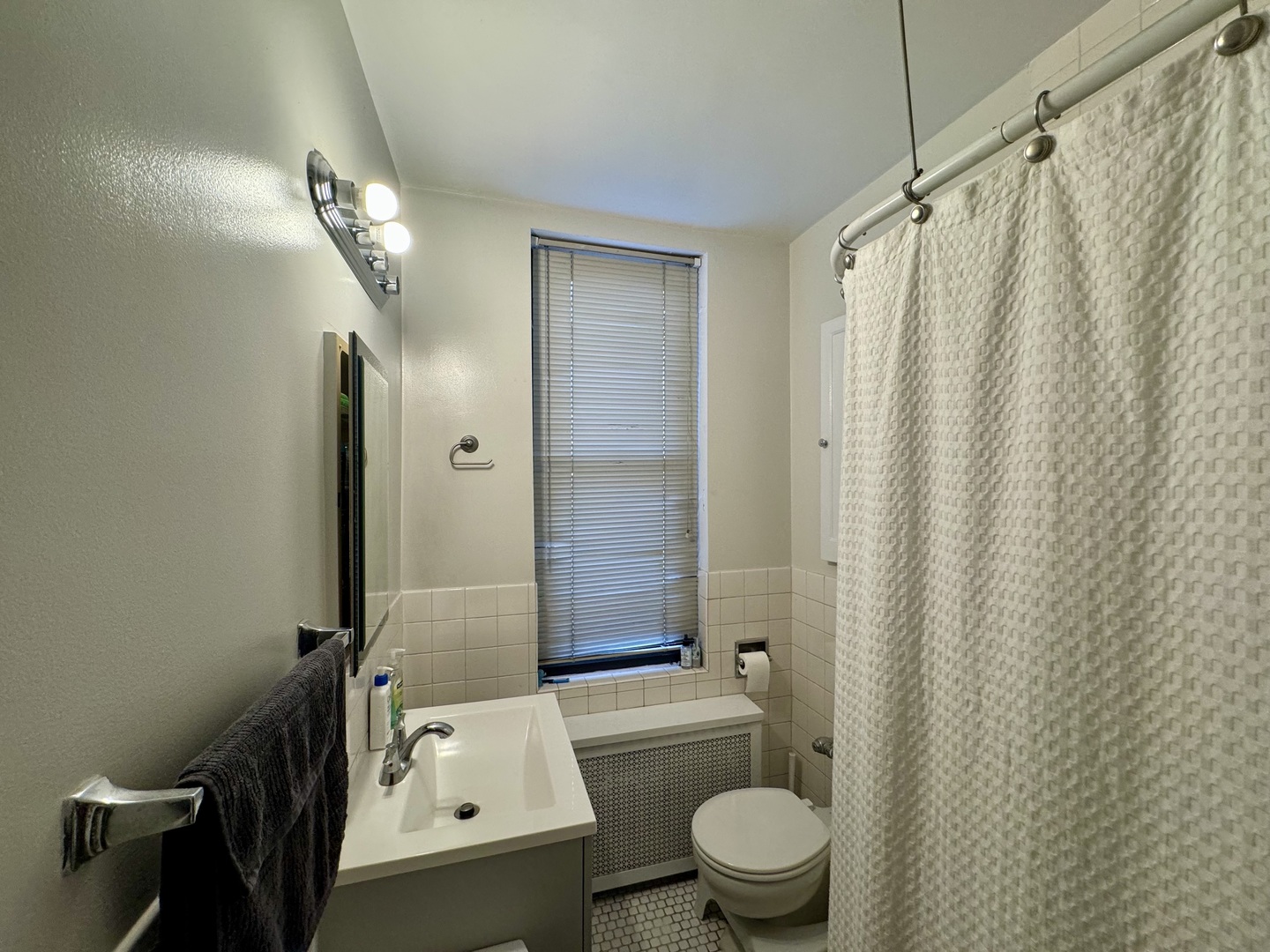 2000 N Lincoln Park West Unit: 815