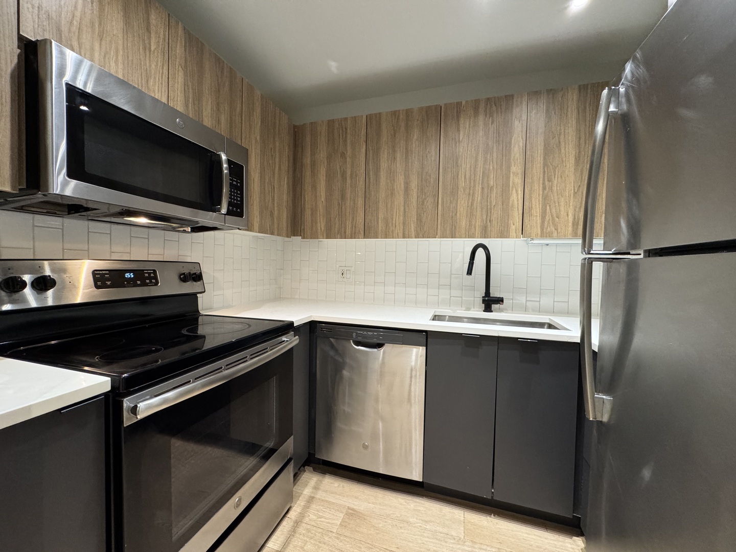 440 N WABASH Avenue Unit: 412