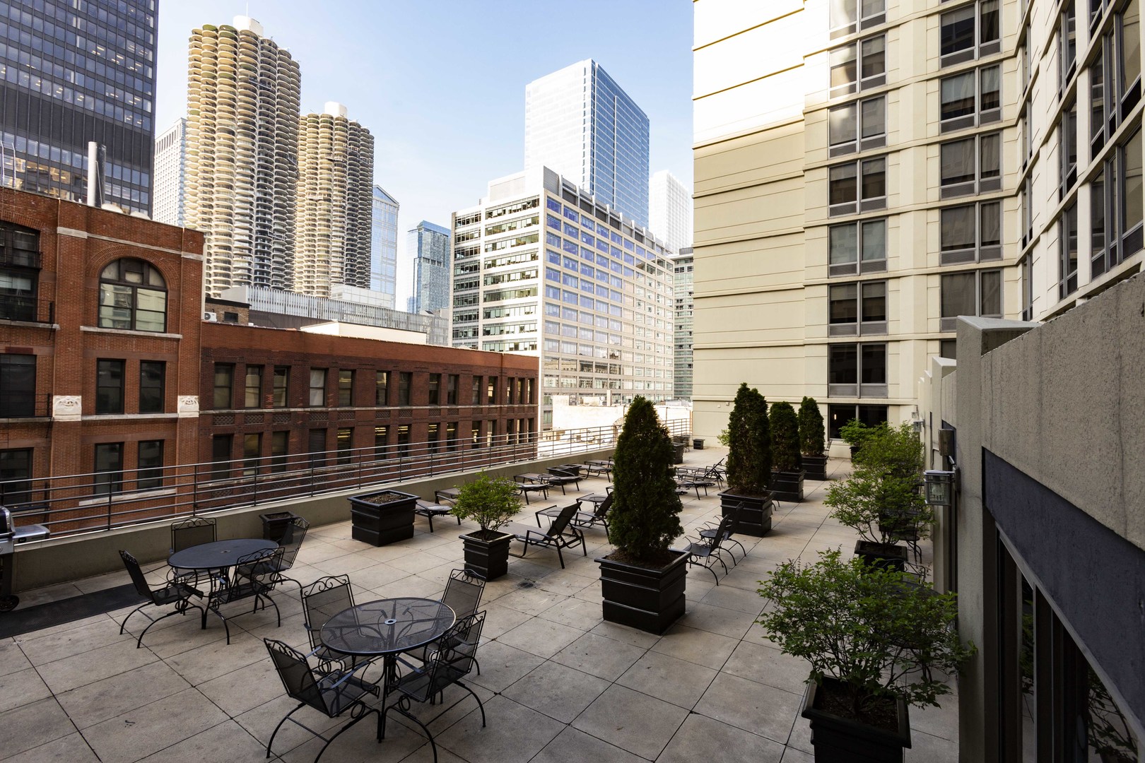 440 N WABASH Avenue Unit: 412