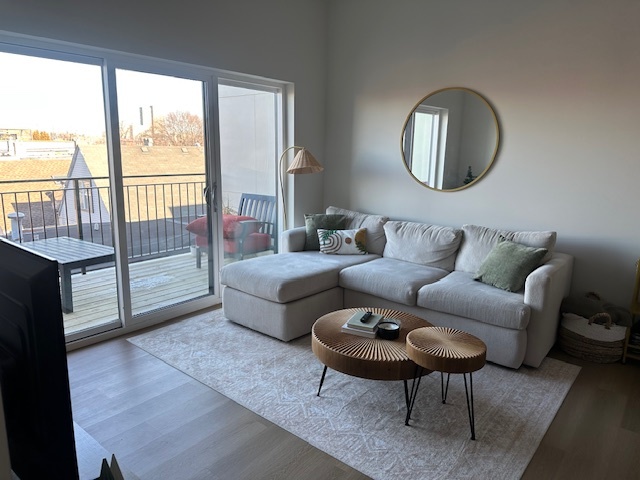 3204 N Clifton Avenue Unit: 209