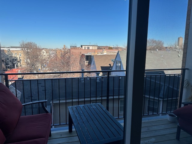 3204 N Clifton Avenue Unit: 209