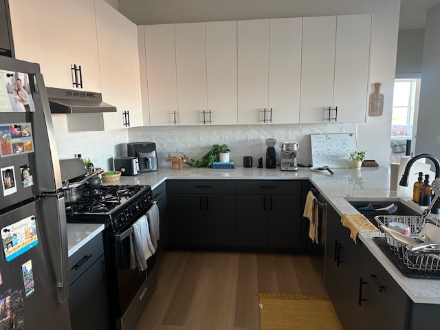 3204 N Clifton Avenue Unit: 209