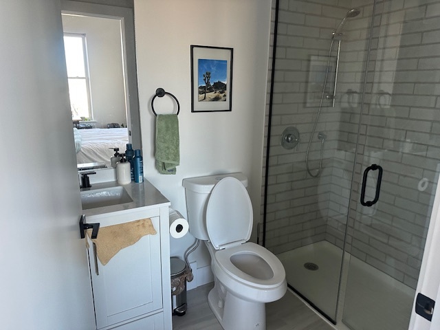 3204 N Clifton Avenue Unit: 209