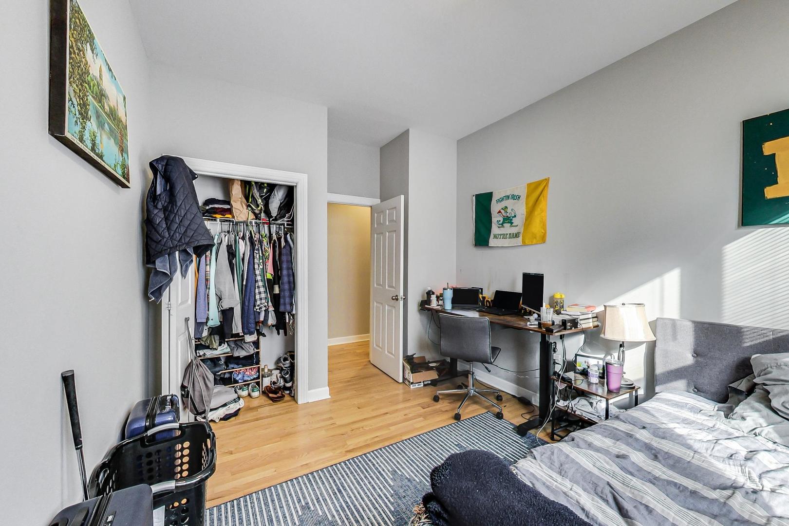1330 W Fletcher Street Unit: 1