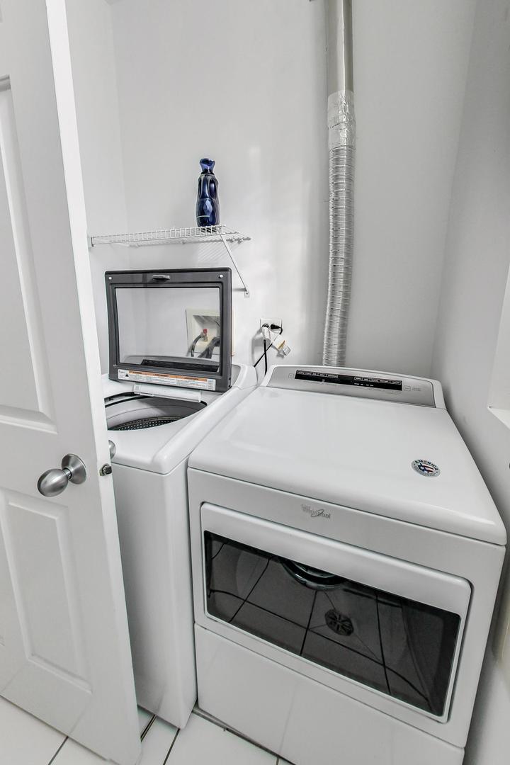 1330 W Fletcher Street Unit: 1