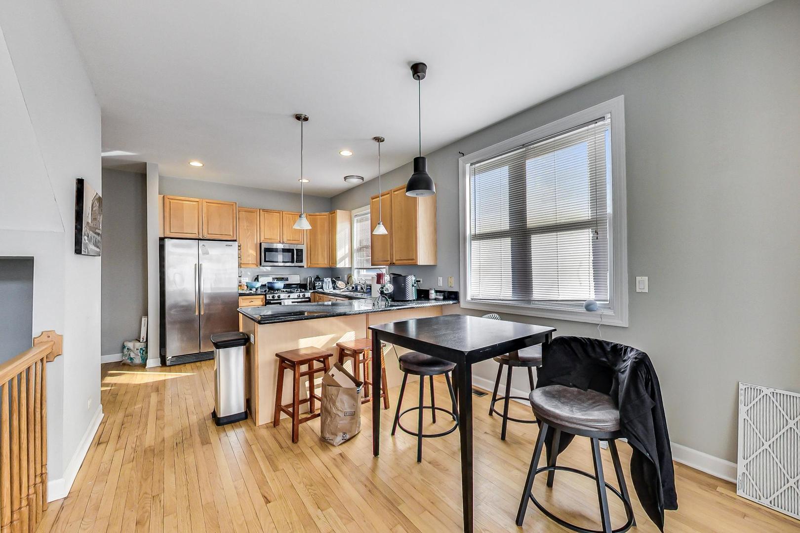 1330 W Fletcher Street Unit: 1