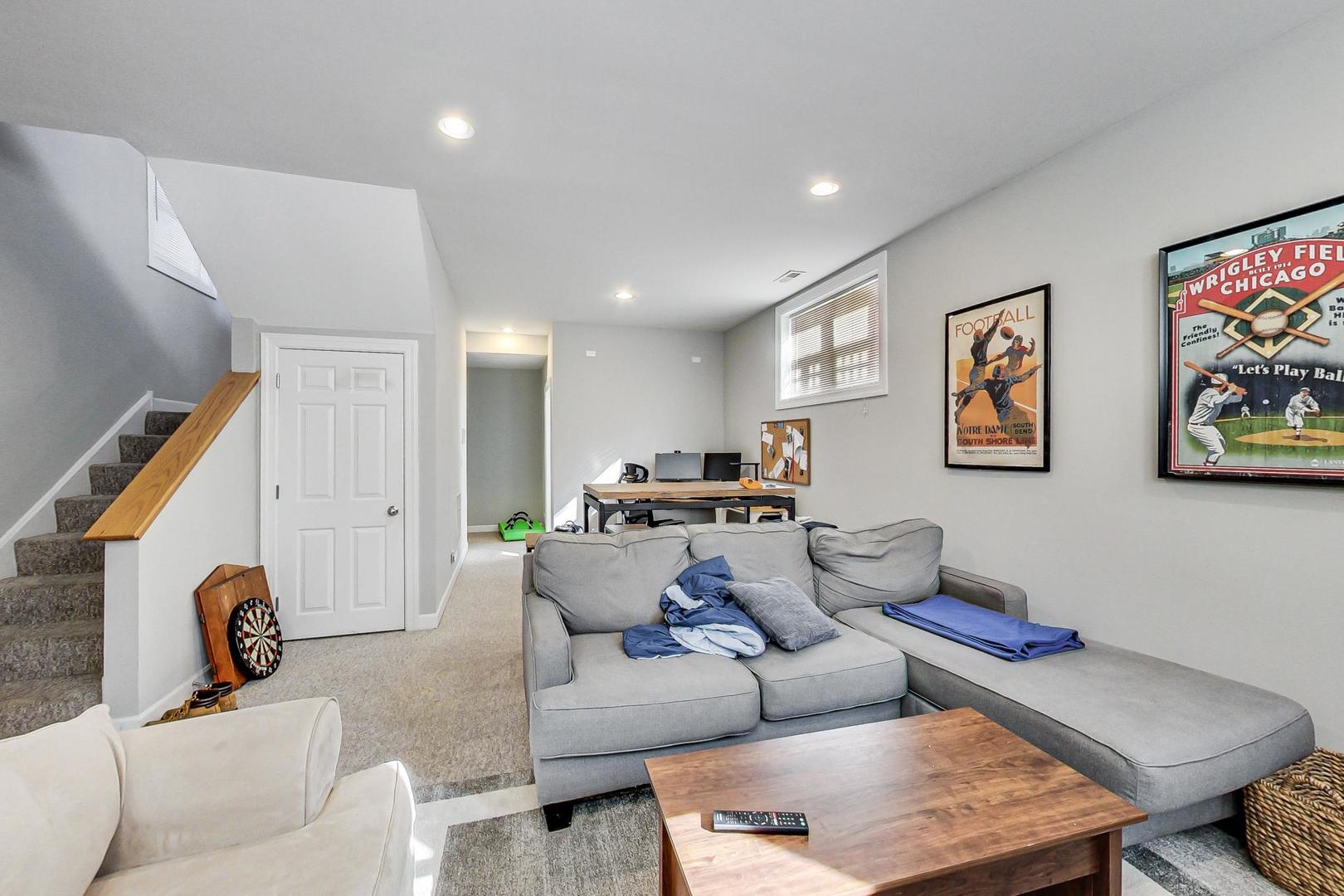 1330 W Fletcher Street Unit: 1