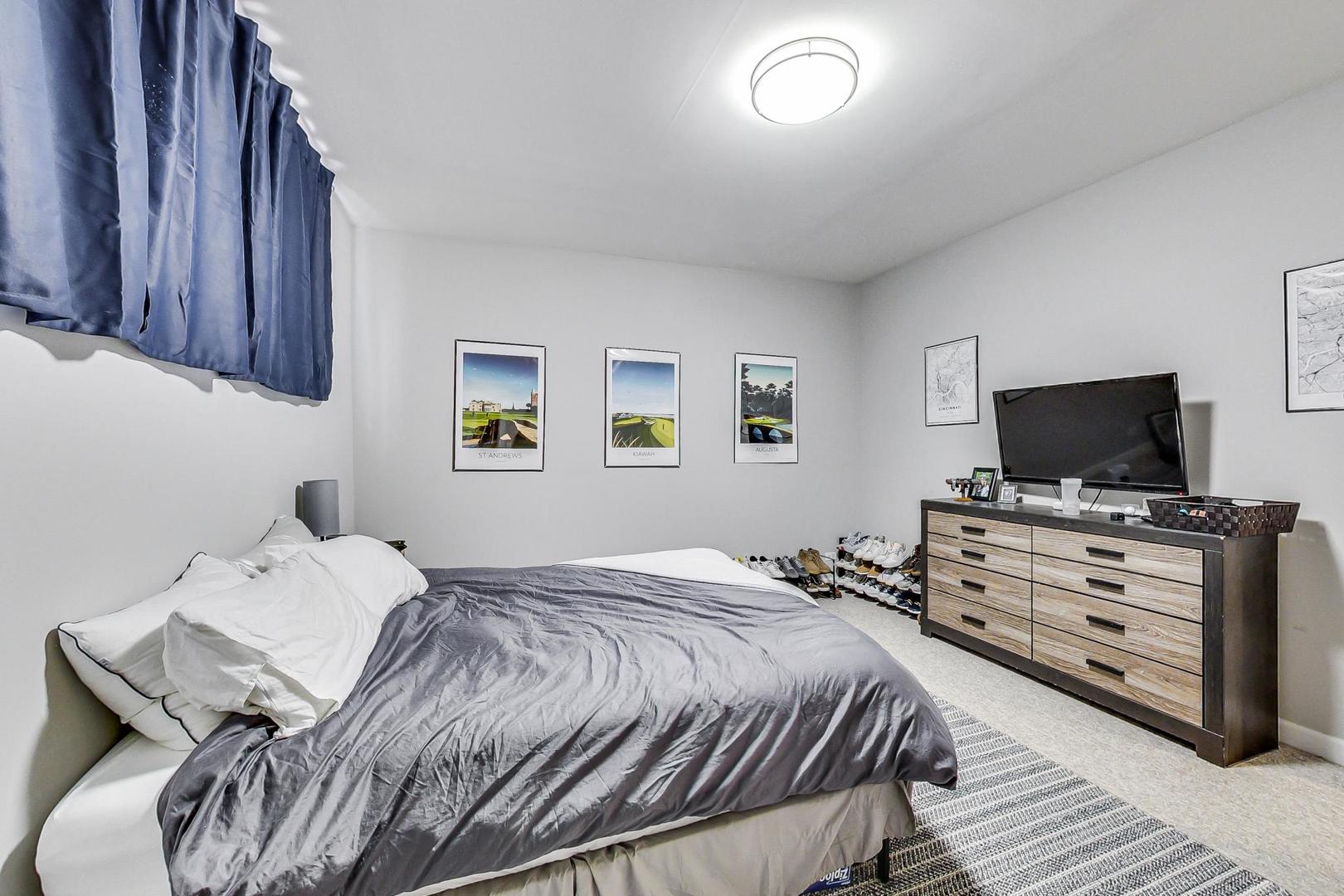 1330 W Fletcher Street Unit: 1