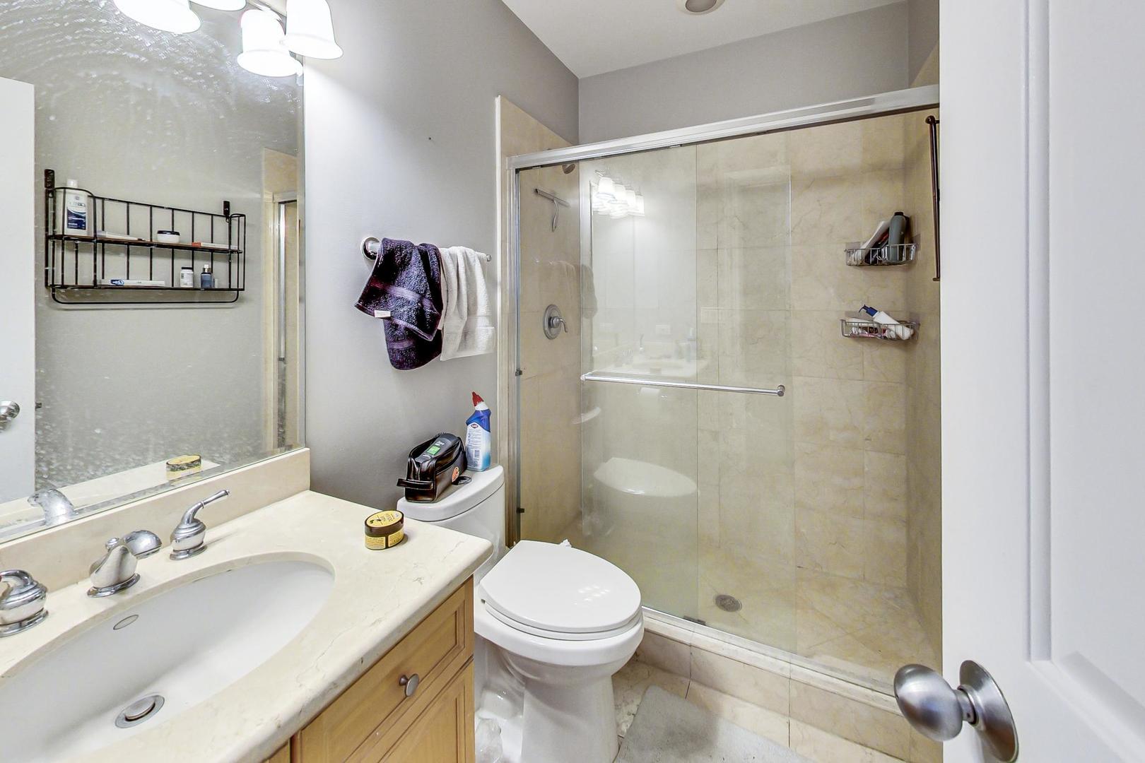 1330 W Fletcher Street Unit: 1
