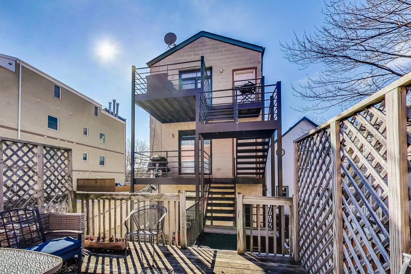 1330 W Fletcher Street Unit: 1
