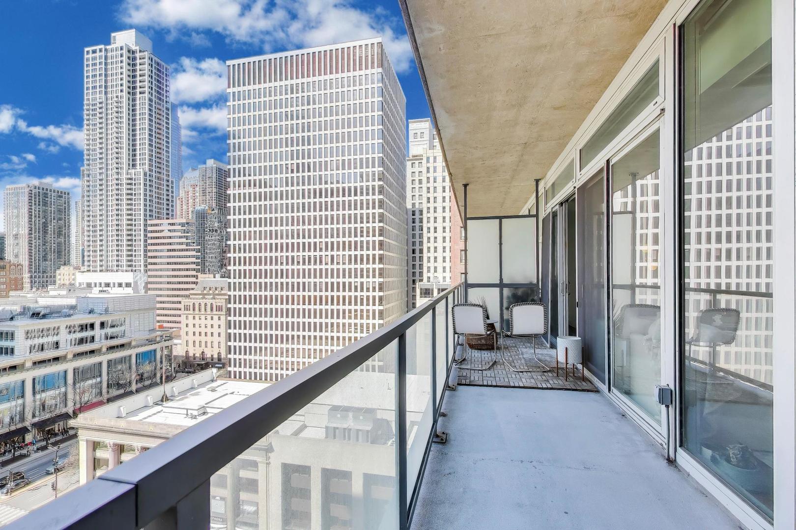 550 N Saint Clair Street Unit: 1306