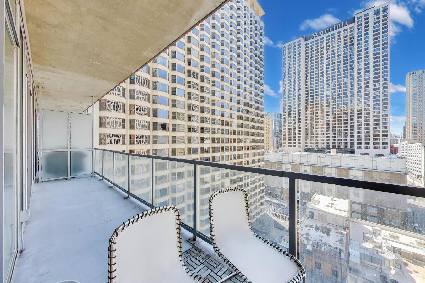 550 N Saint Clair Street Unit: 1306