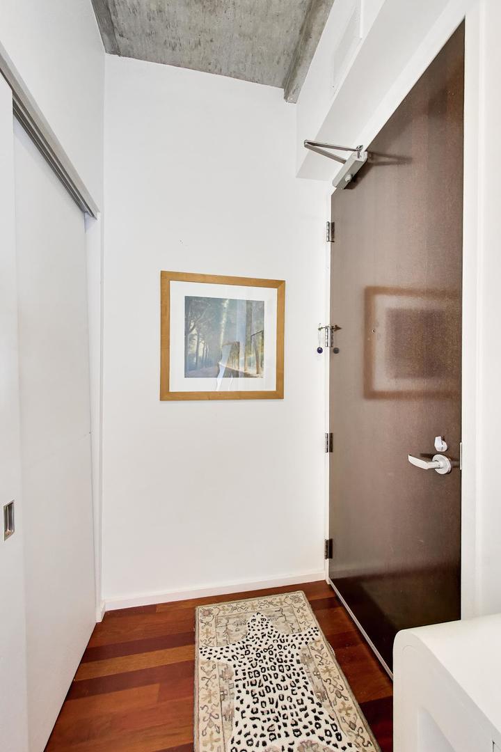 550 N Saint Clair Street Unit: 1306