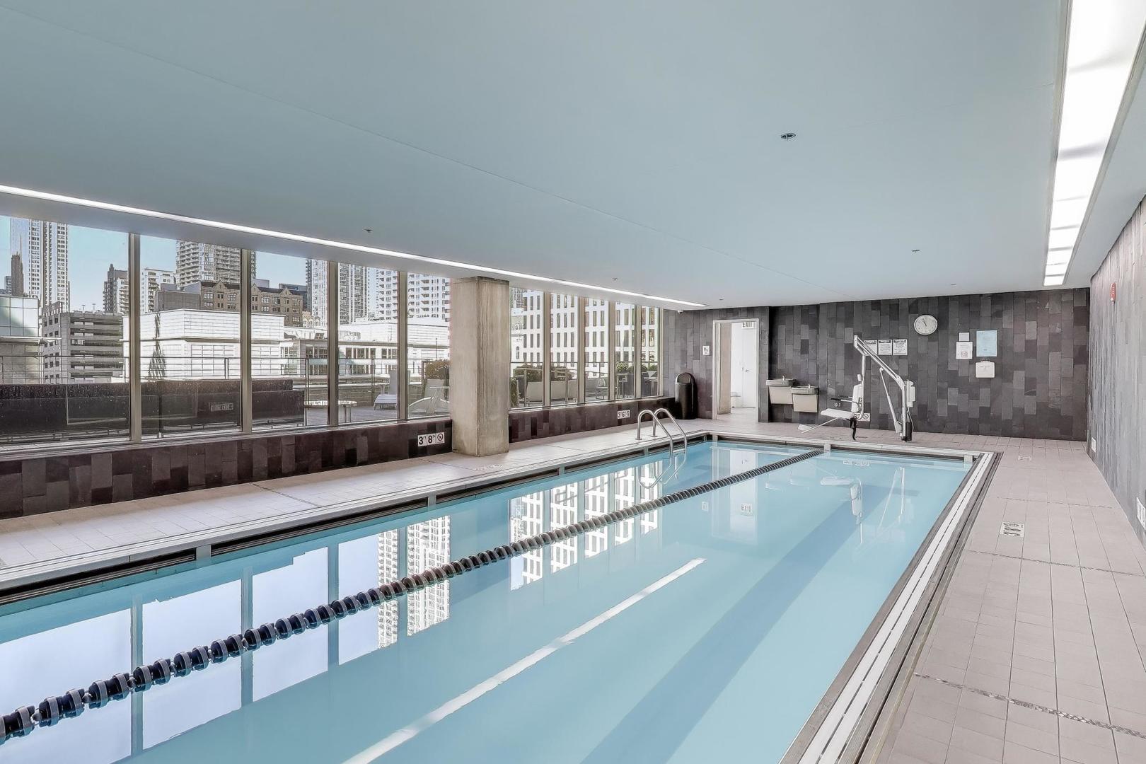 550 N Saint Clair Street Unit: 1306
