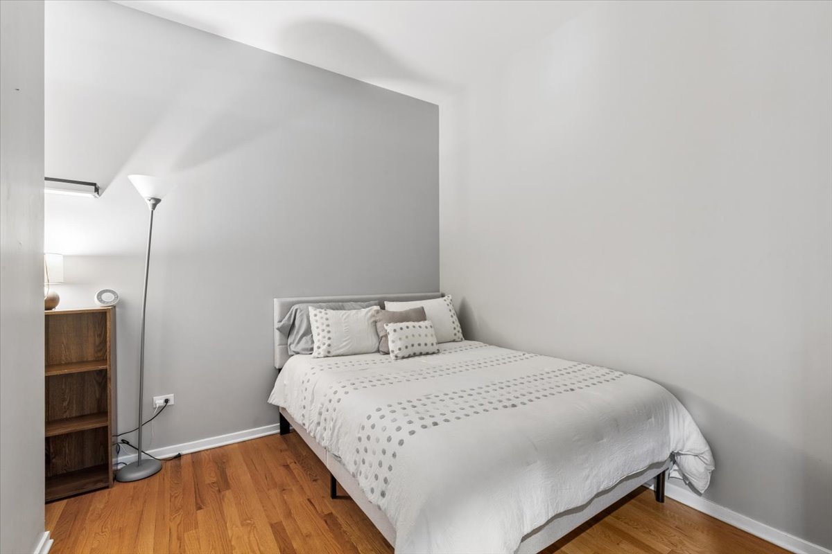 208 W Washington Street Unit: 1405