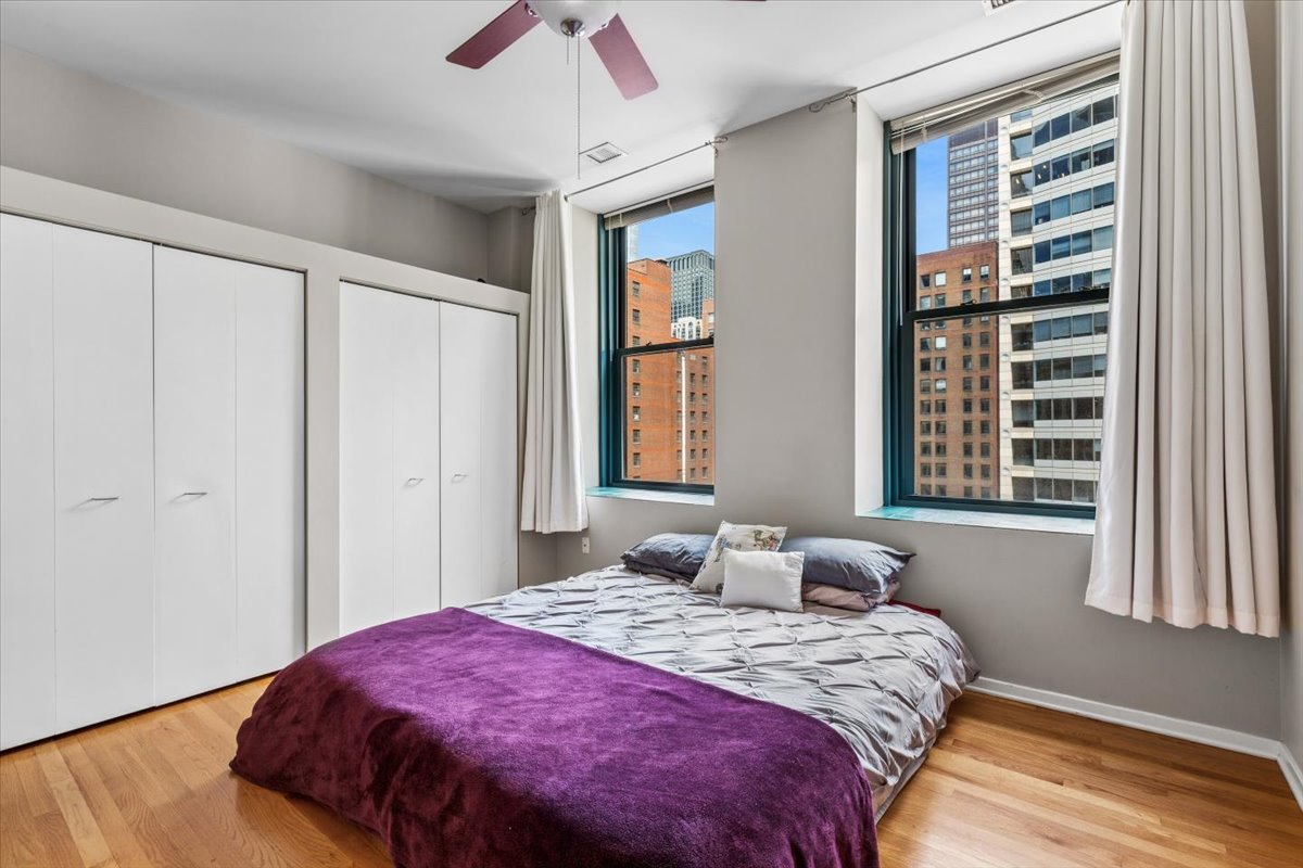 208 W Washington Street Unit: 1405