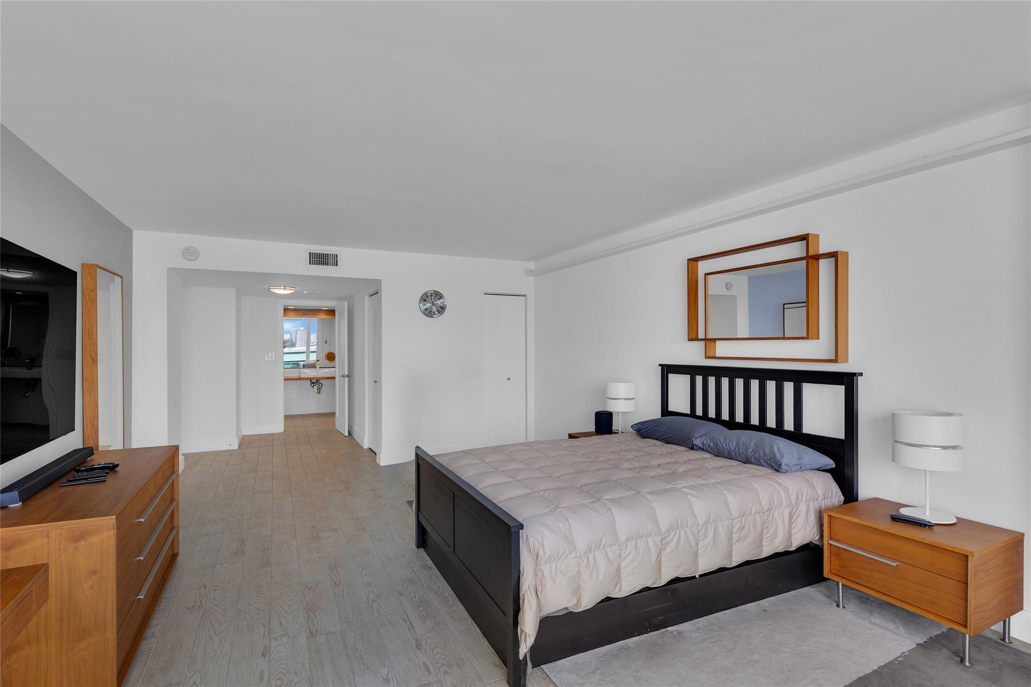 2100 S Ocean Lane