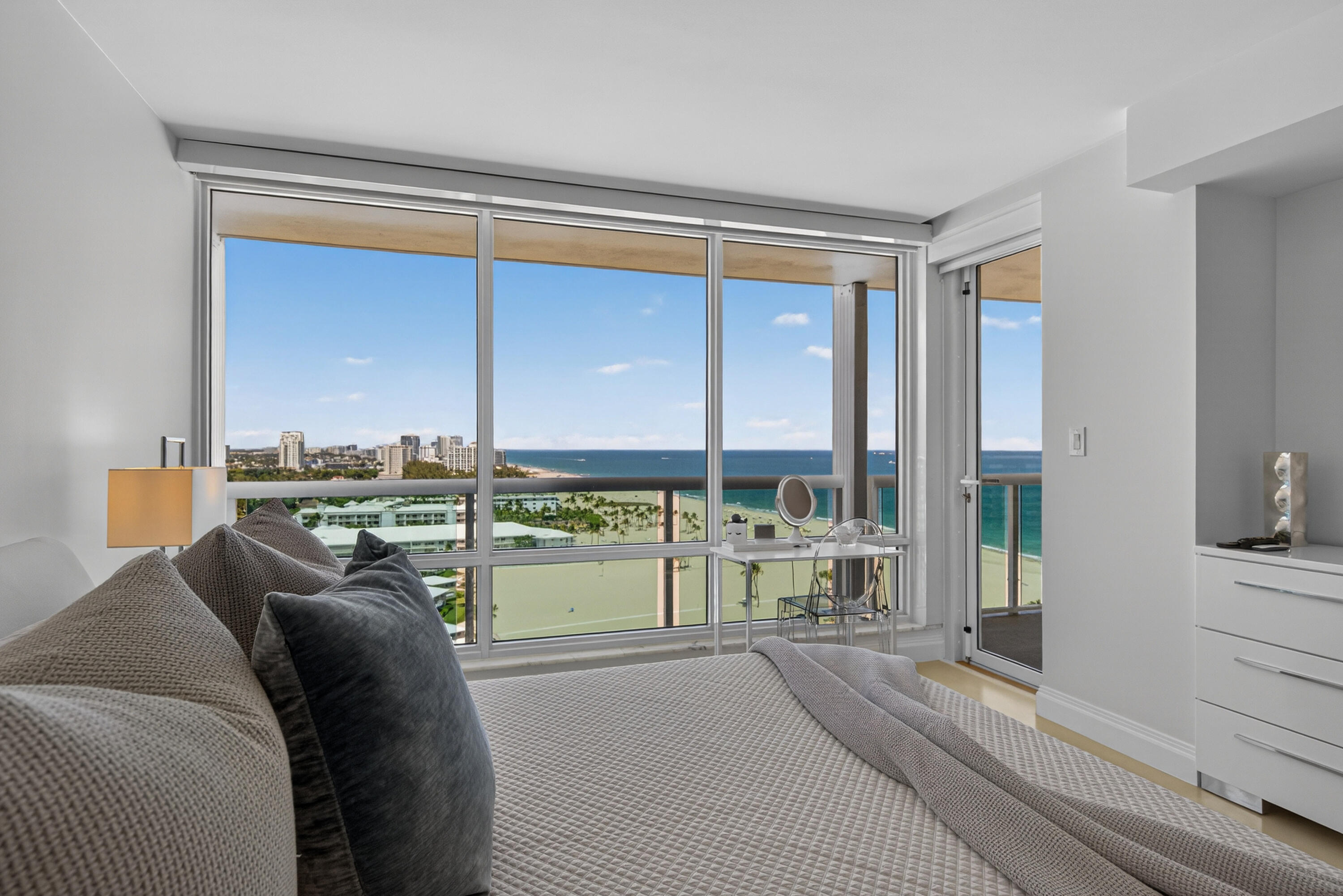 2100 S Ocean Lane 1712