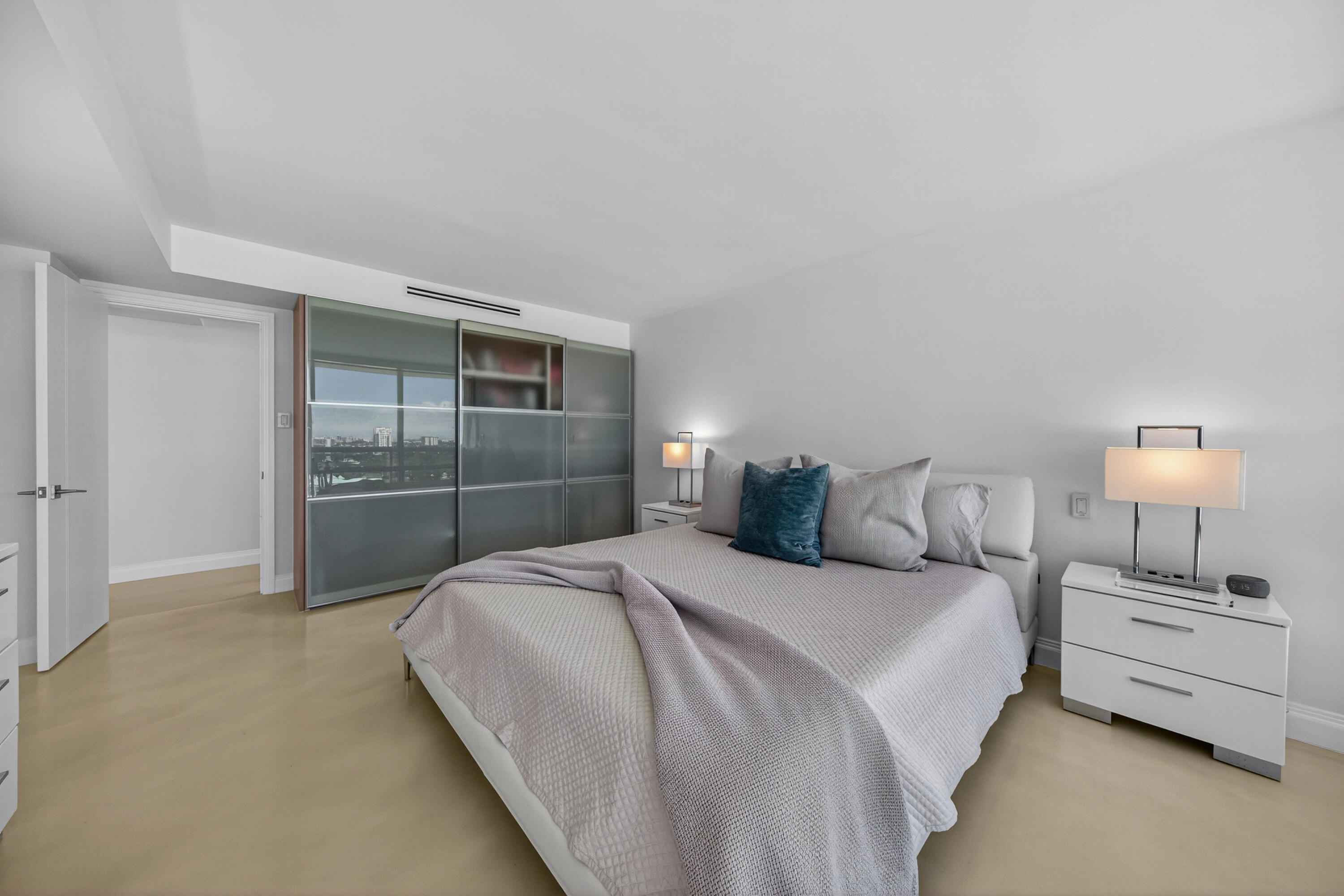 2100 S Ocean Lane 1712