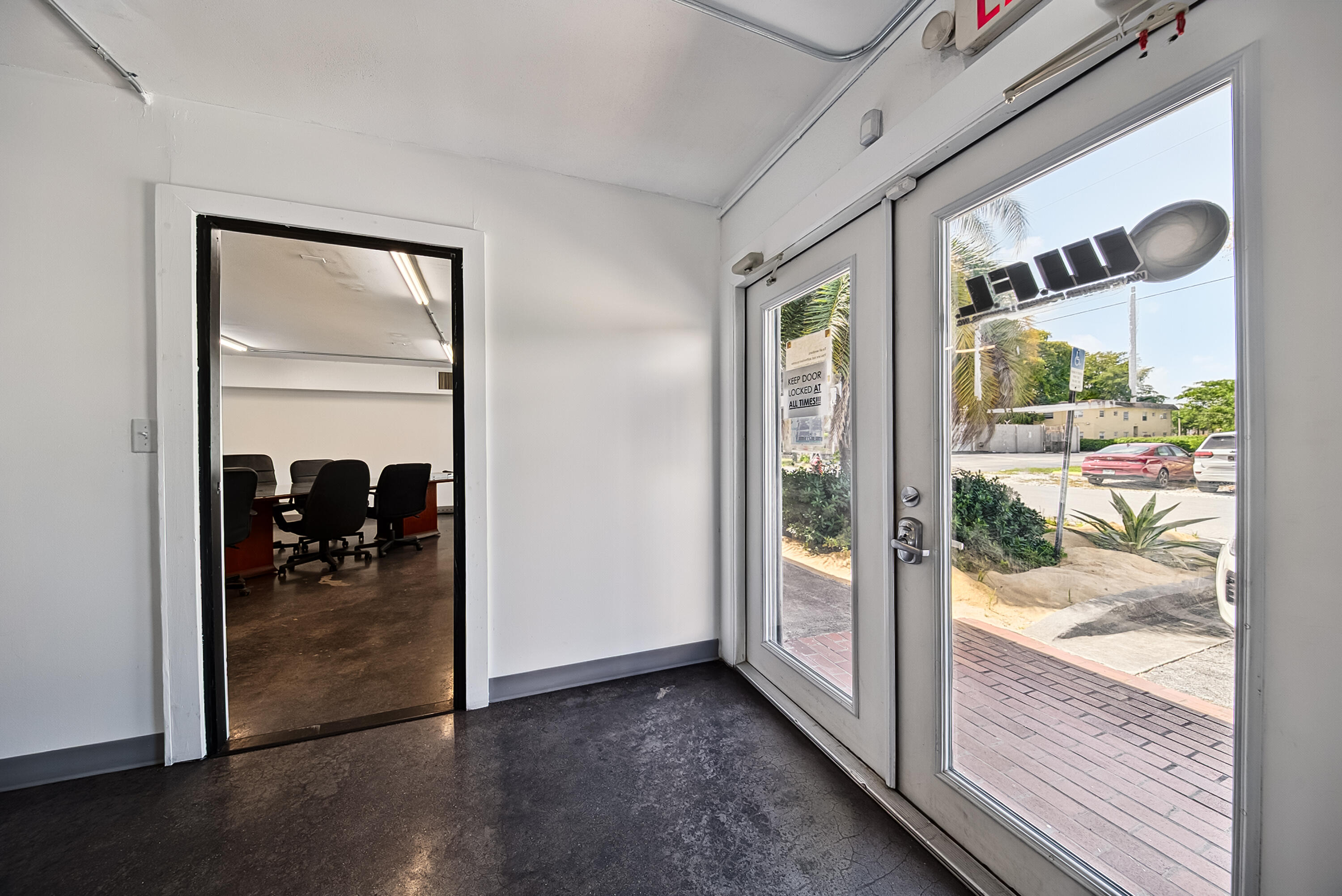 936 NW 1st Street