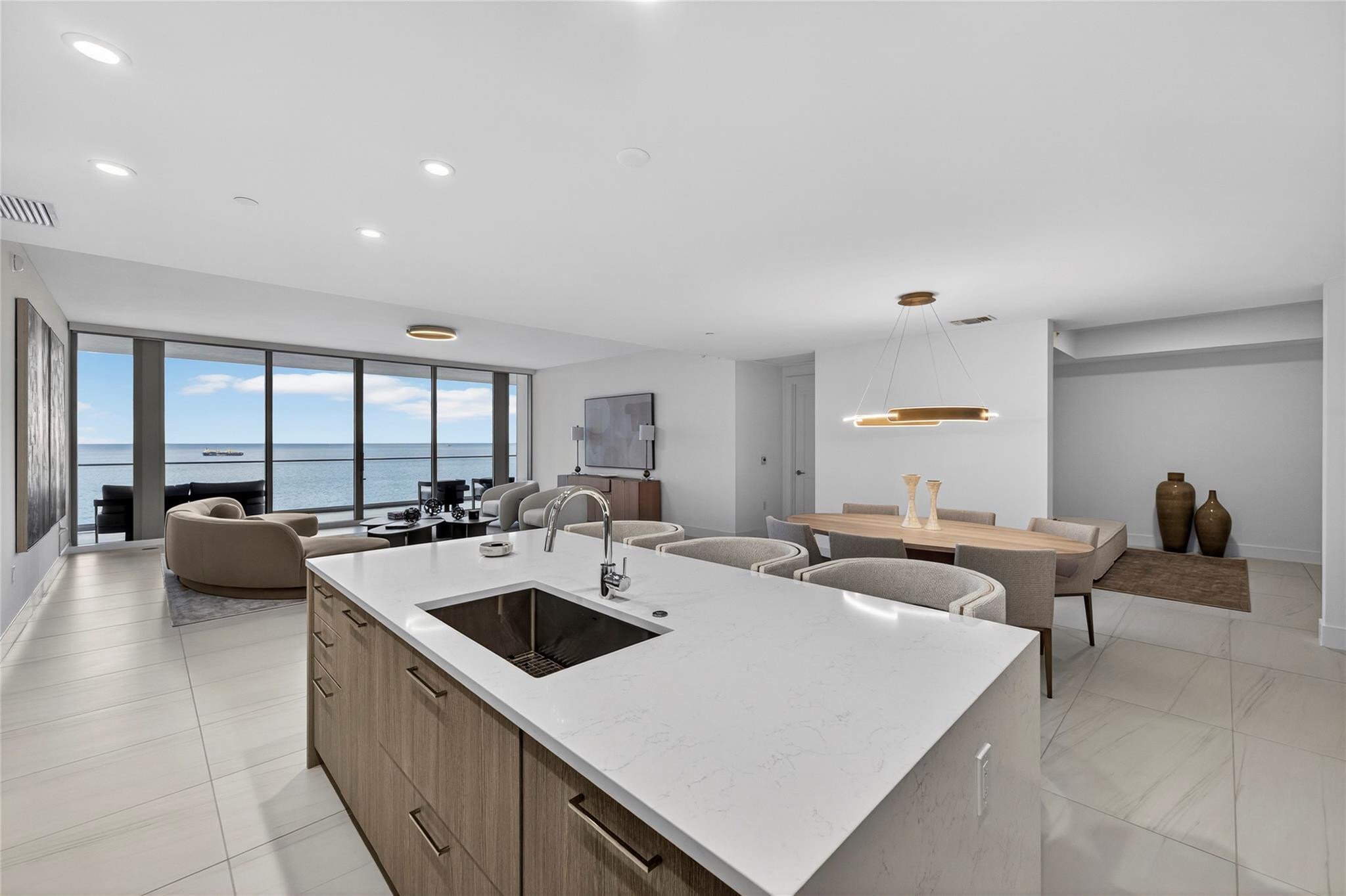 153 N Seabreeze Boulevard