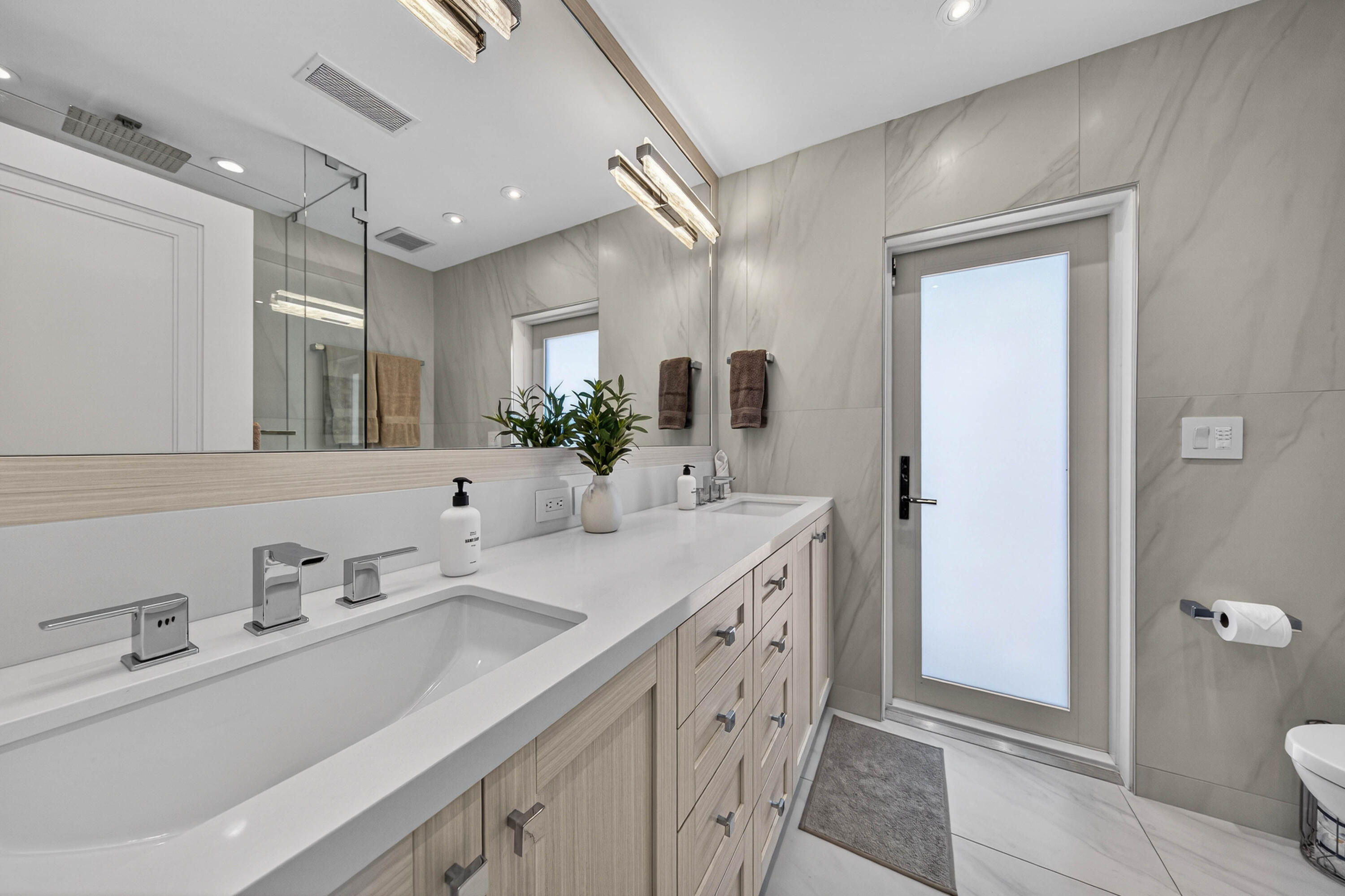 3109 NE 42nd Court