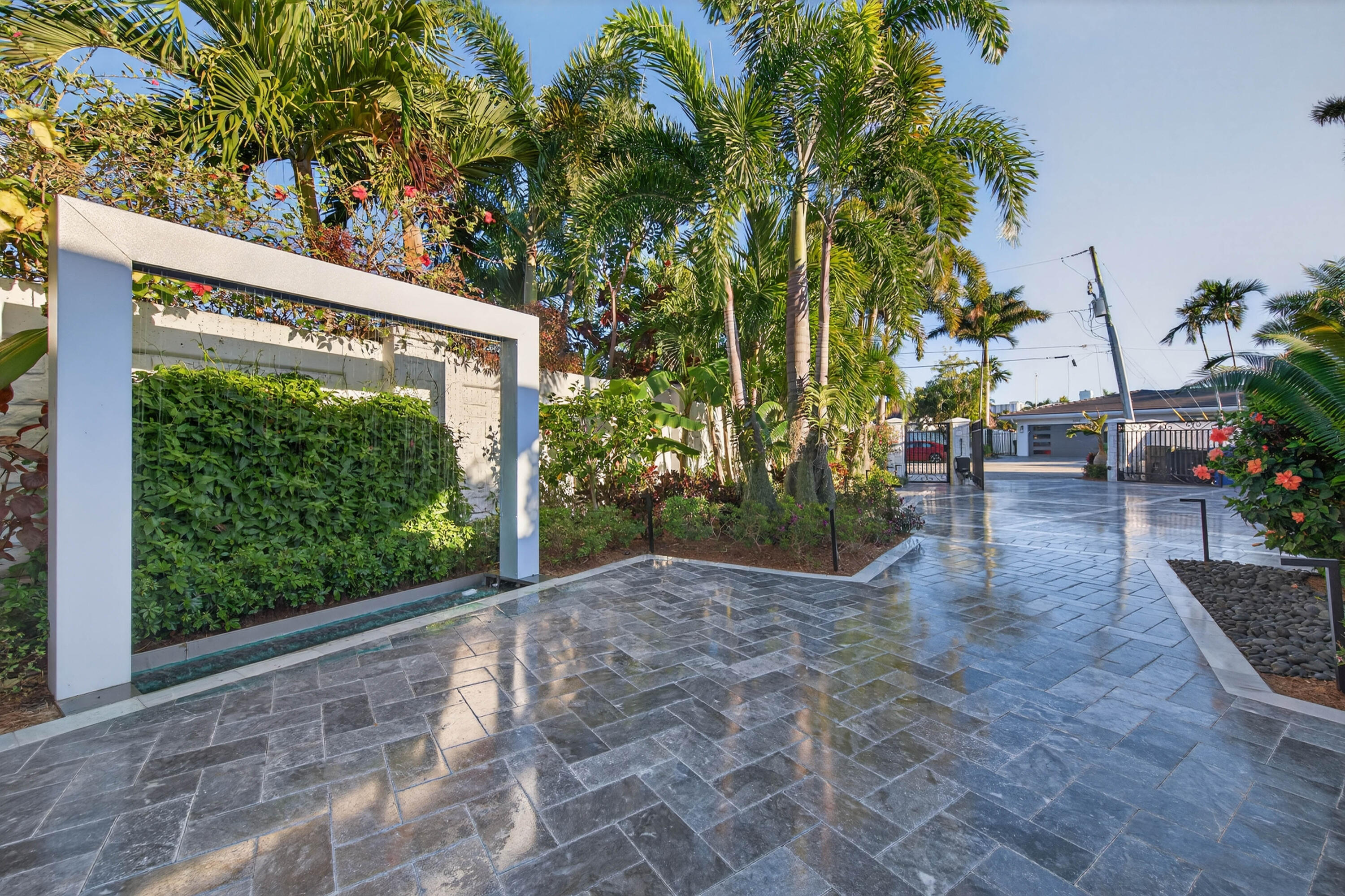 3109 NE 42nd Court