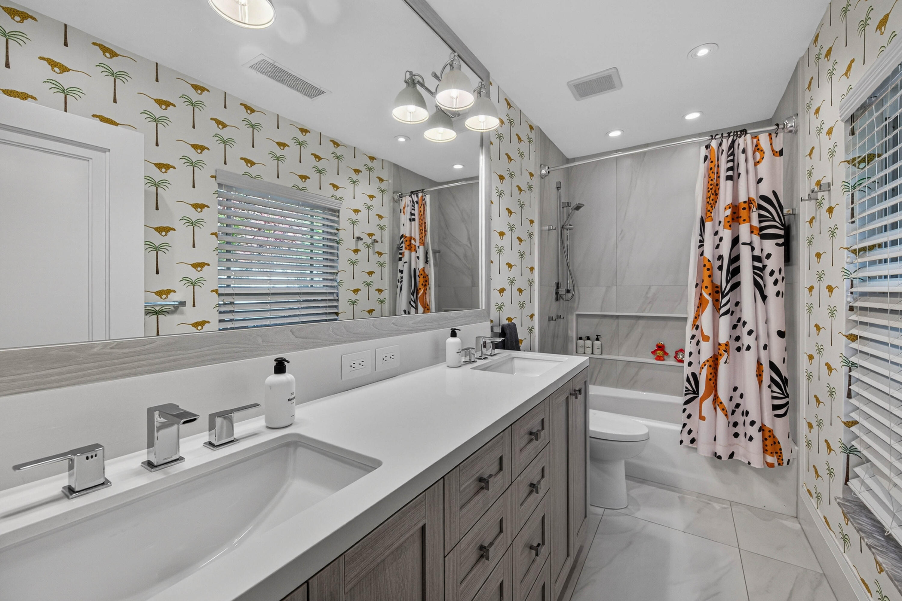 3109 NE 42nd Court