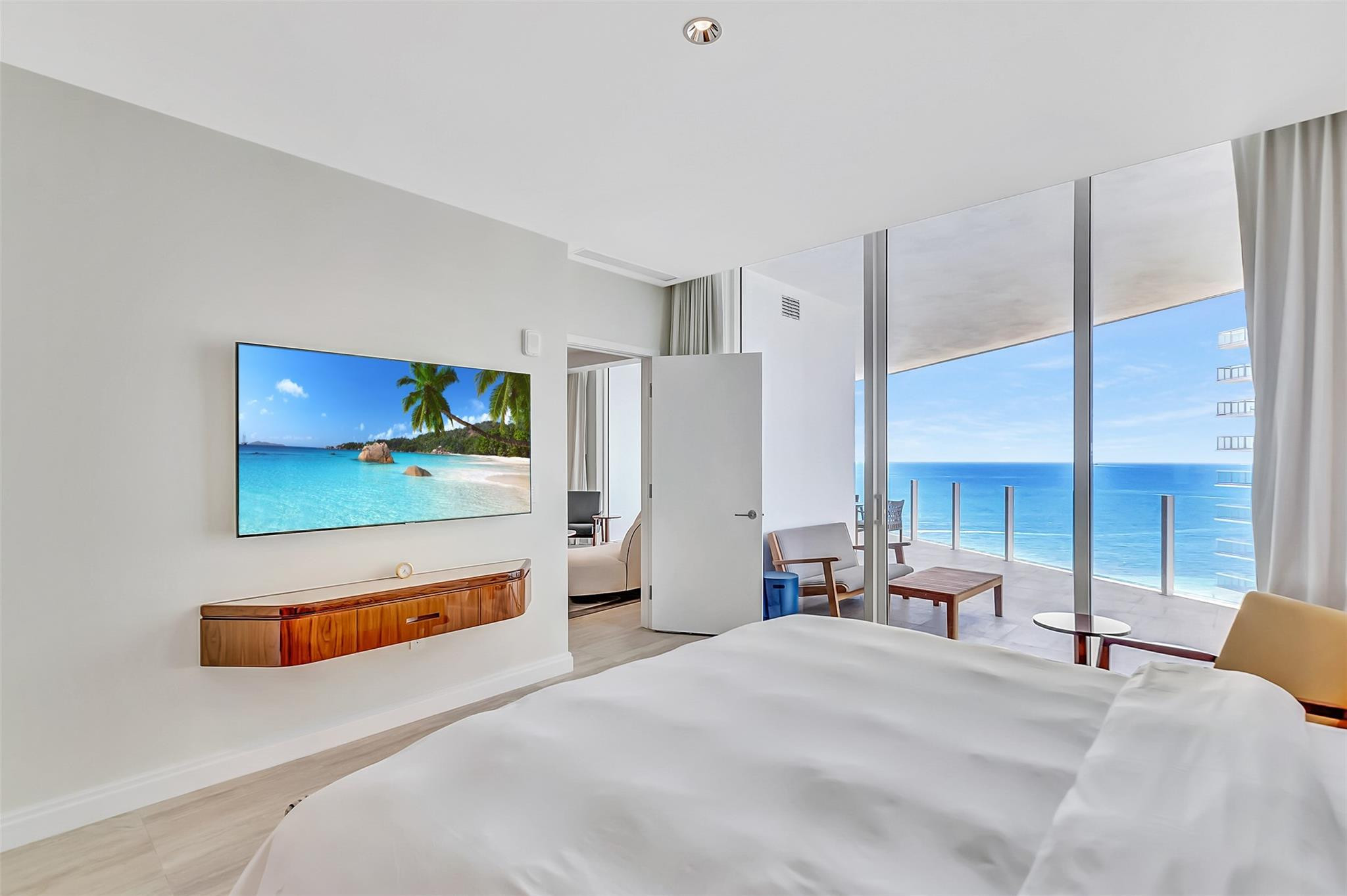 525 N Fort Lauderdale Beach Boulevard Unit: 1607