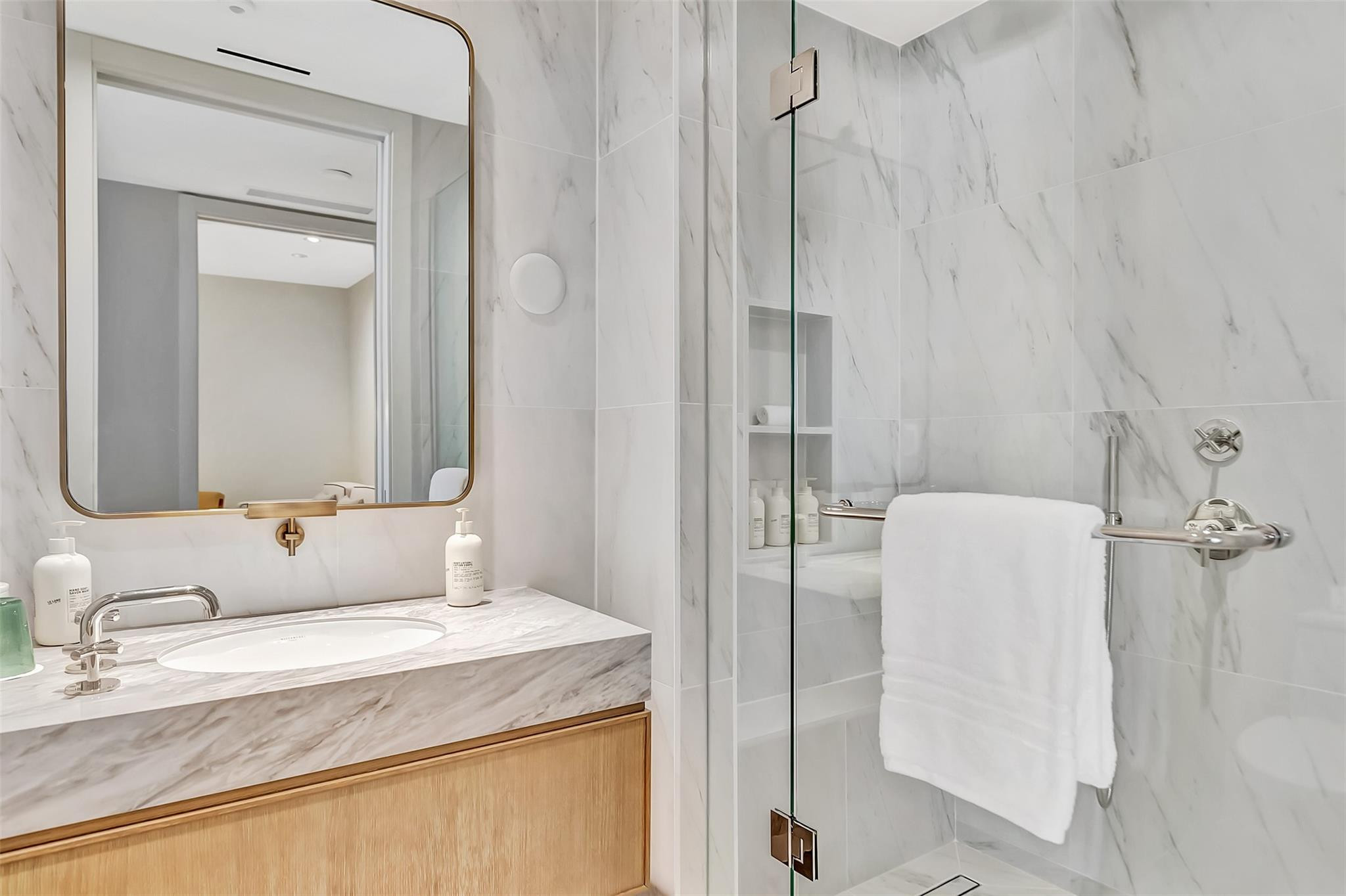 525 N Fort Lauderdale Beach Boulevard Unit: 1607