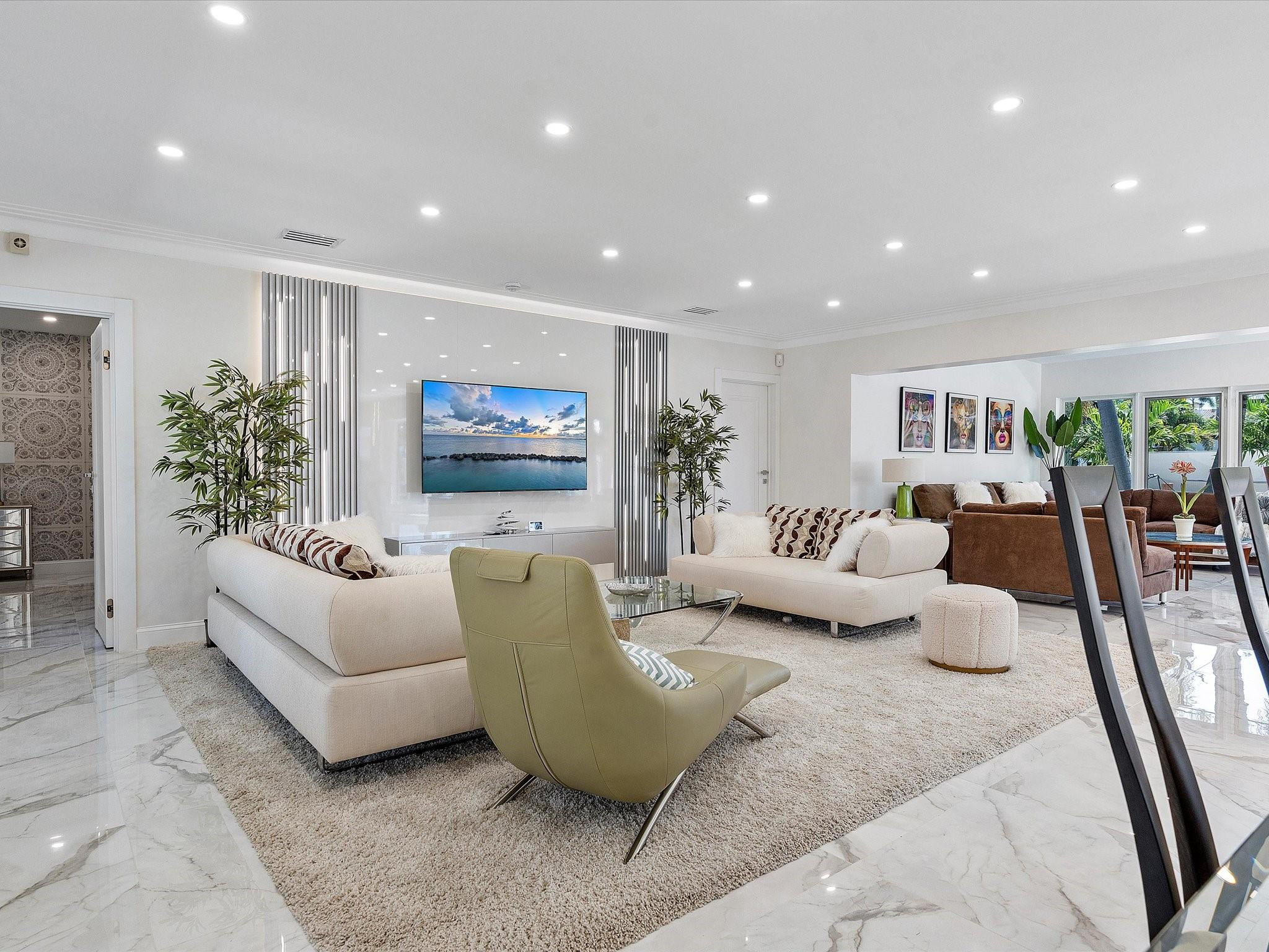 207 Royal Palm Drive