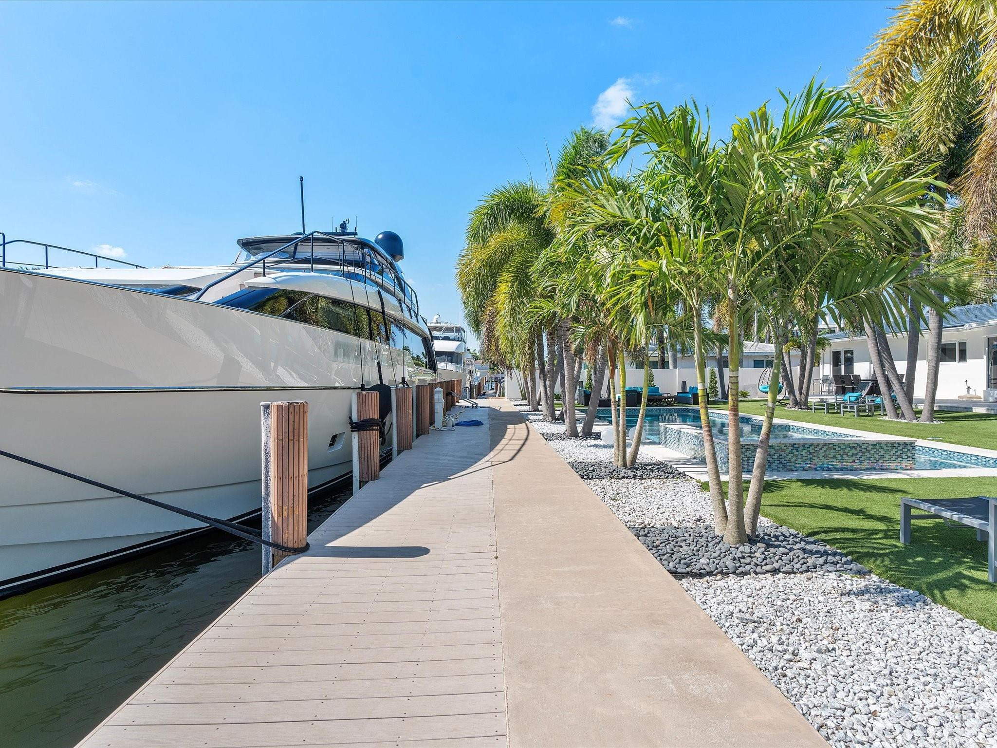 207 Royal Palm Drive