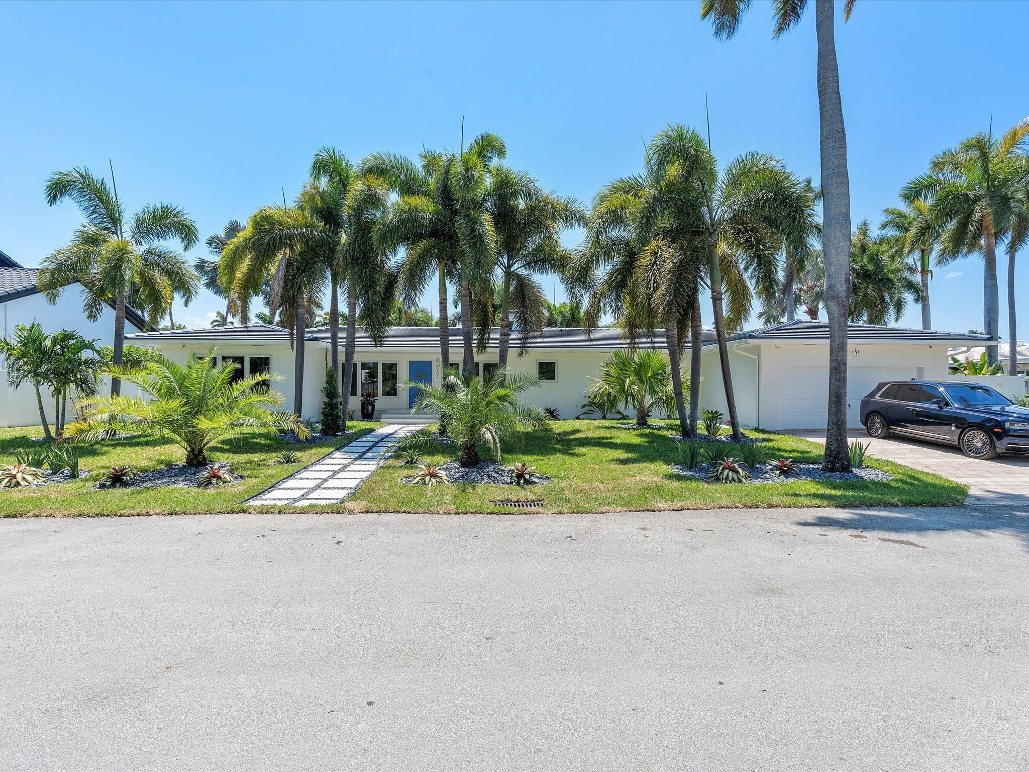 207 Royal Palm Drive