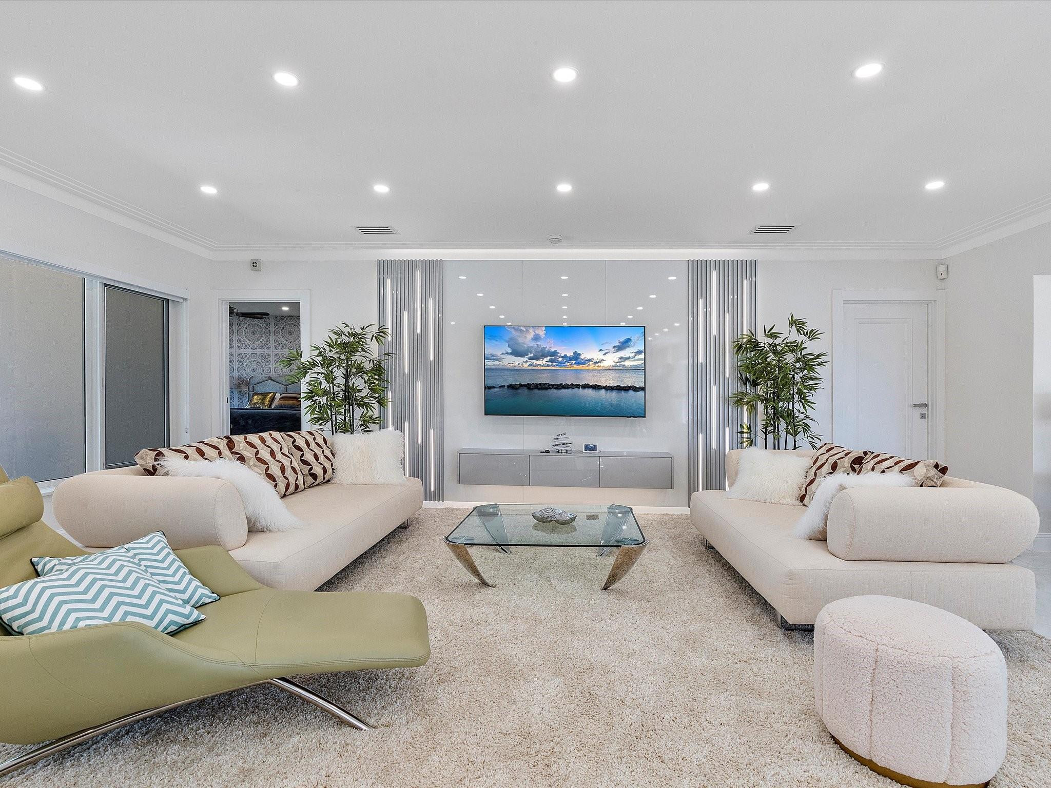 207 Royal Palm Drive