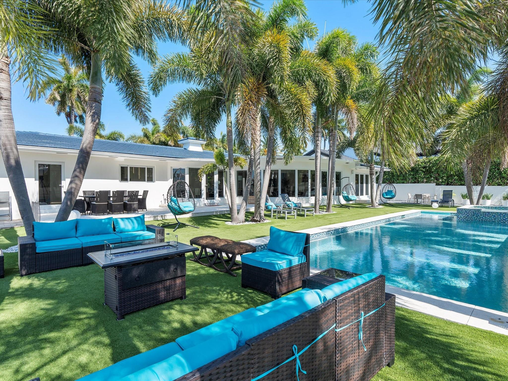 207 Royal Palm Drive