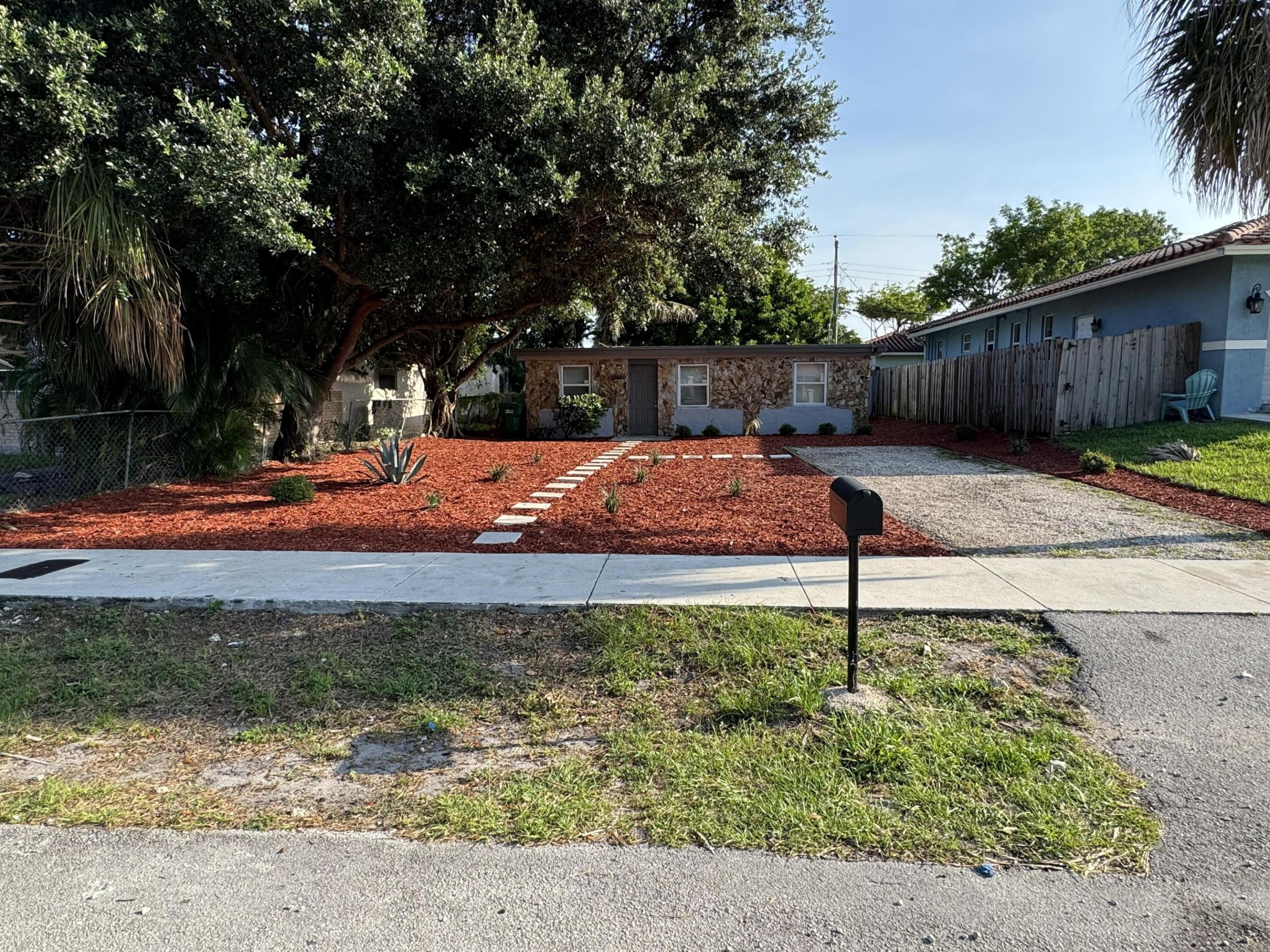 2881 NW 11th Place